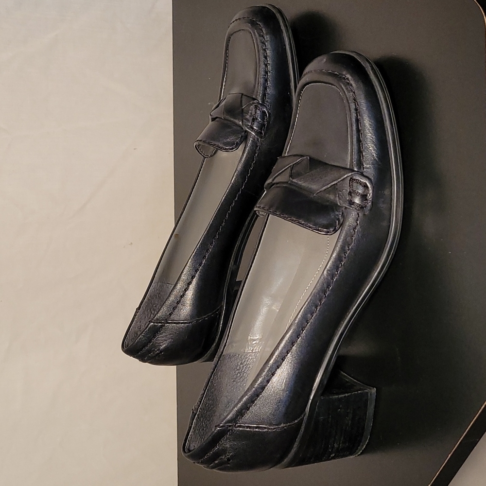 Bandolino Drumer Black Leather Slip On  Block Heels - Picture 10 of 10